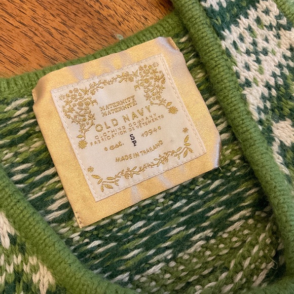Old Navy maternity sweater vest - Picture 3 of 4